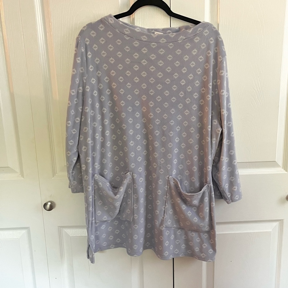 5 for $25! Liz Claiborne Lavender Patterned Nightgown